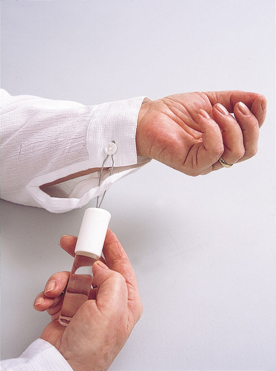 Lifestyle Essentials One Handed Buttoning Aid Hook