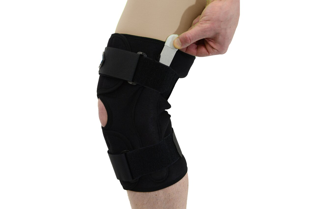 MAXAR Airprene (Breathable Neoprene) Wrap-Around Knee Brace (Double-Pivot Hinge) - Black